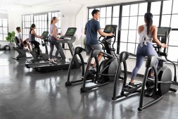 Vision. Беговая дорожка. Консоль - сенсорный экран диагональю 22 дюйма. Модель T600E-02.